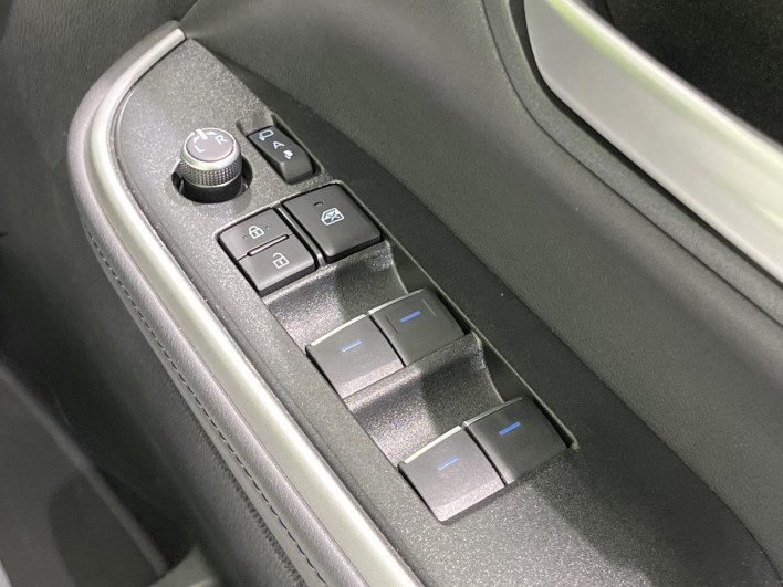 2025 Toyota Voxy 6AA-ZWR90W (UW-69f02248e099e)[12]