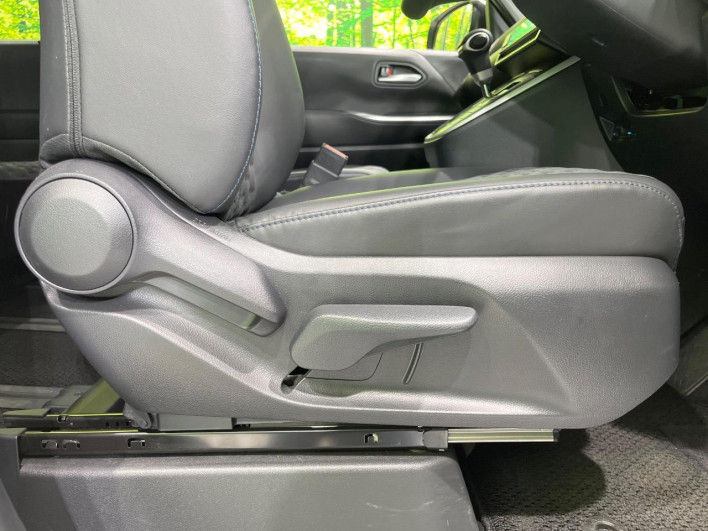 2025 Toyota Voxy 6AA-ZWR90W (UW-69f02248e099e)[11]