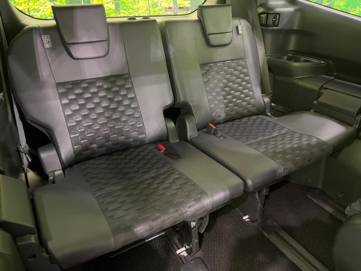 2025 Toyota Voxy 6AA-ZWR90W (UW-69f02248e099e)[10]