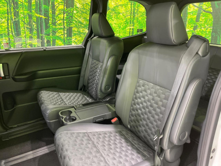 2025 Toyota Voxy 6AA-ZWR90W (UW-69f02248e099e)[4]