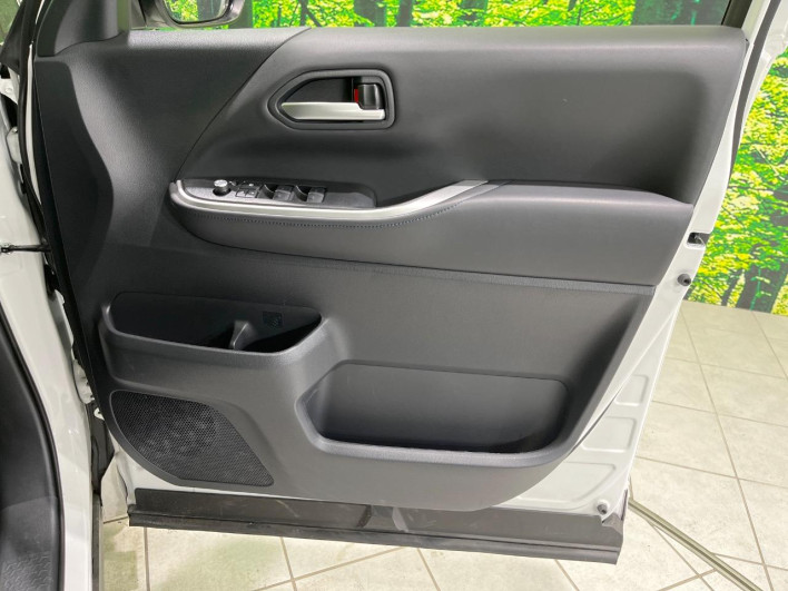 2025 Toyota Voxy 6AA-ZWR90W (UW-69f02248e099e)[13]