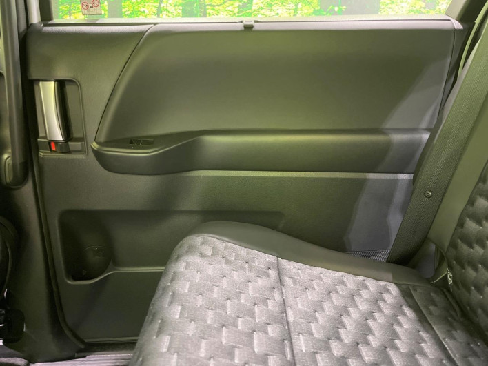 2025 Toyota Voxy 6AA-ZWR90W (UW-69f02248e099e)[29]