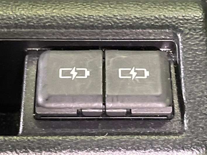 2025 Toyota Voxy 6AA-ZWR90W (UW-69f02248e099e)[23]