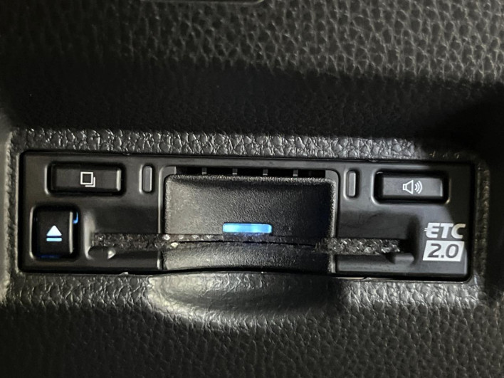 2025 Toyota Voxy 6AA-ZWR90W (UW-69f0224961053)[28]