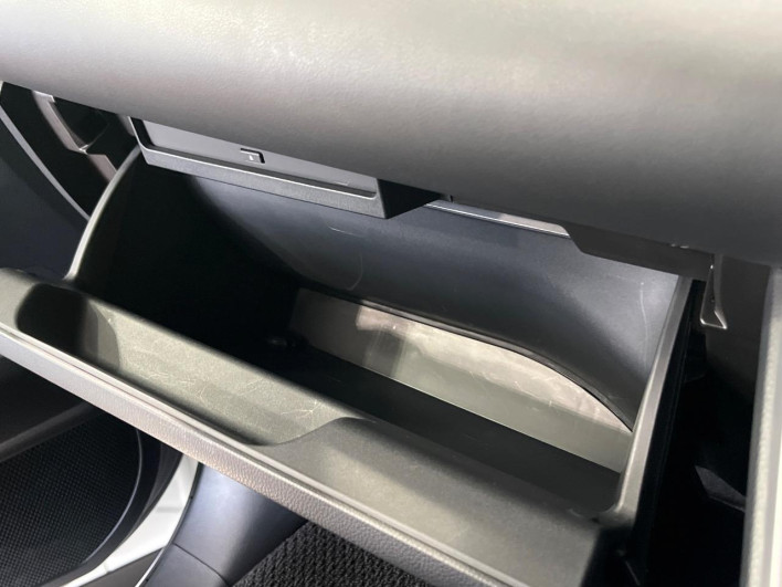 2025 Toyota Voxy 6AA-ZWR90W (UW-69f0224961053)[6]