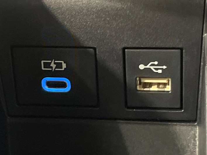 2025 Toyota Voxy 6AA-ZWR90W (UW-69f0224961053)[16]