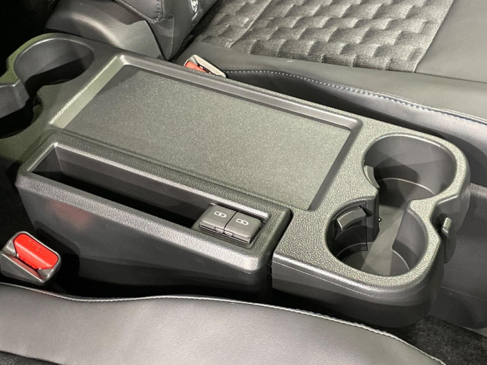 2026 Toyota Voxy 6AA-ZWR90W (UW-69f02249e67e2)[28]