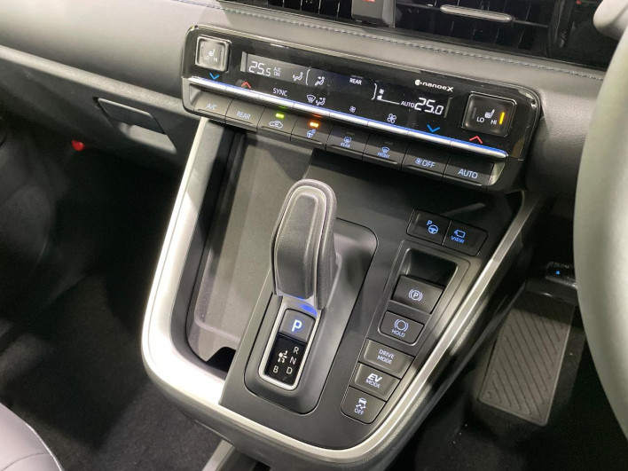 2026 Toyota Voxy 6AA-ZWR90W (UW-69f02249e67e2)[9]