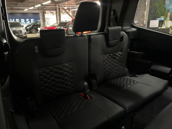 2026 Toyota Voxy 6AA-ZWR90W (UW-69f0224a046da)[16]