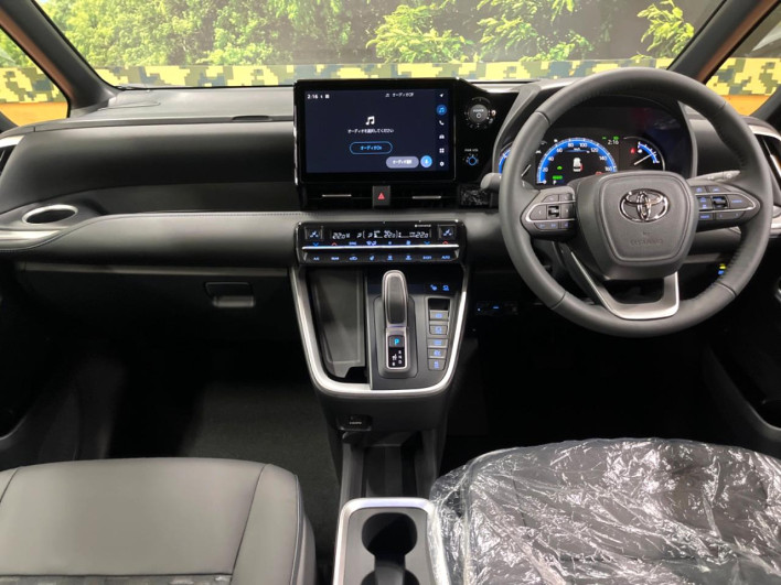 2026 Toyota Voxy 6AA-ZWR90W (UW-69f0224a046da)[20]