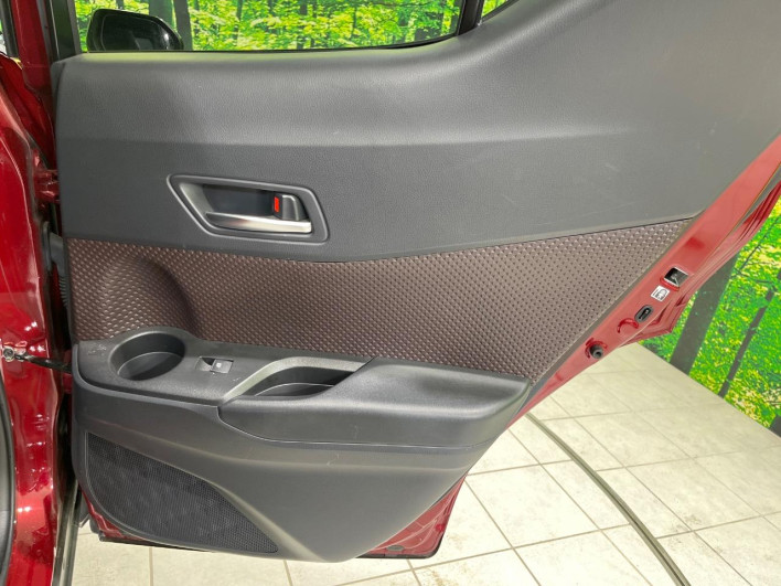 2018 Toyota C-HR DAA-ZYX10 (UW-69f0224b1fd1f)[21]