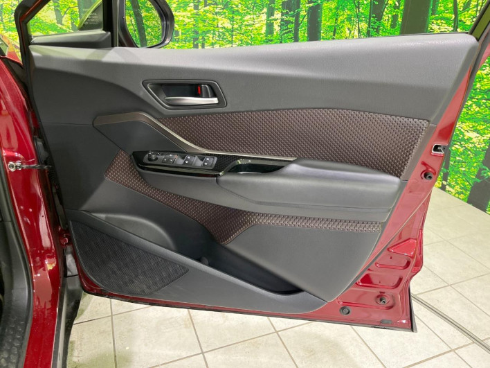 2018 Toyota C-HR DAA-ZYX10 (UW-69f0224b1fd1f)[13]