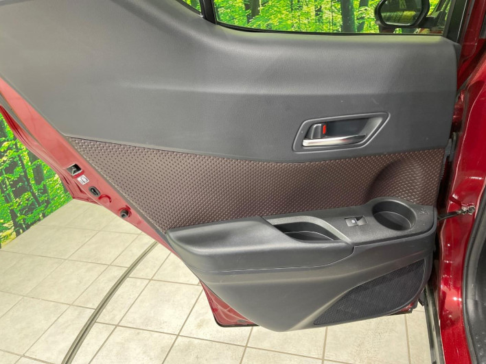 2018 Toyota C-HR DAA-ZYX10 (UW-69f0224b1fd1f)[25]