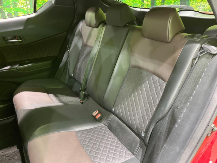 2018 Toyota C-HR DAA-ZYX10 (UW-69f0224b1fd1f)[6]