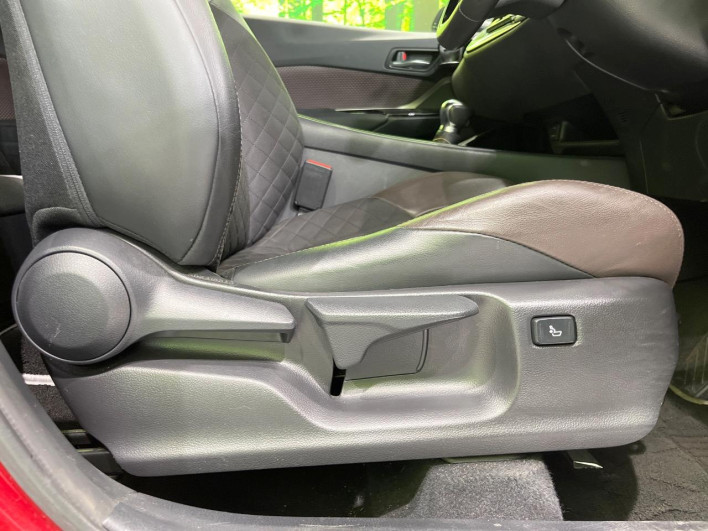 2018 Toyota C-HR DAA-ZYX10 (UW-69f0224b1fd1f)[10]