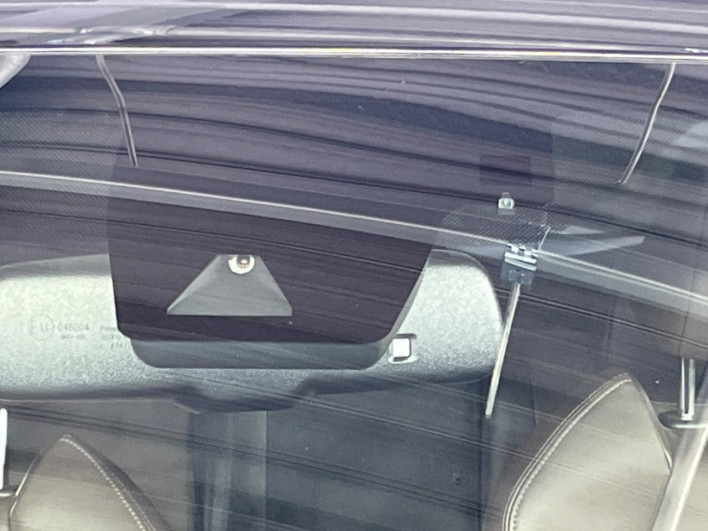 2019 Toyota C-HR DAA-ZYX10 (UW-69f0224b9c962)[8]