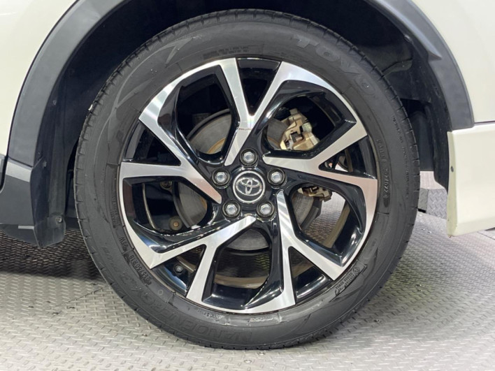 2019 Toyota C-HR DAA-ZYX10 (UW-69f0224b9c962)[14]