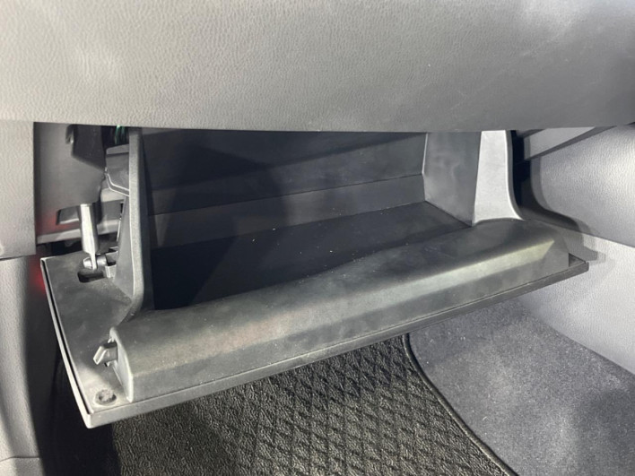 2019 Toyota C-HR DAA-ZYX10 (UW-69f0224b9c962)[25]