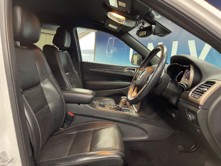 2018 Chrysler Jeep Grand Cherokee DBA-WK36TA (UW-69f066537cb23)[28]