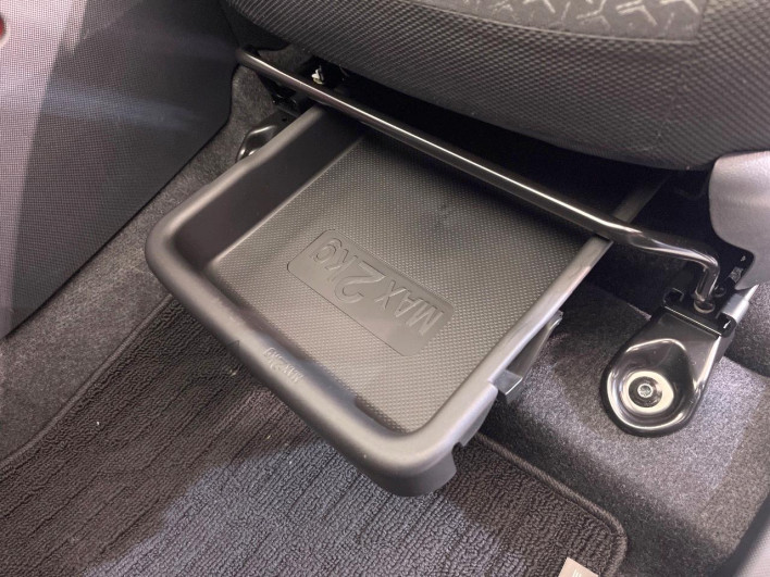 2020 Toyota Raize 5BA-A200A (UW-69f066576ac9d)[15]