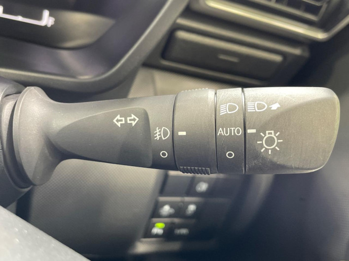 2022 Toyota Raize 5AA-A202A (UW-69f0665c41515)[12]