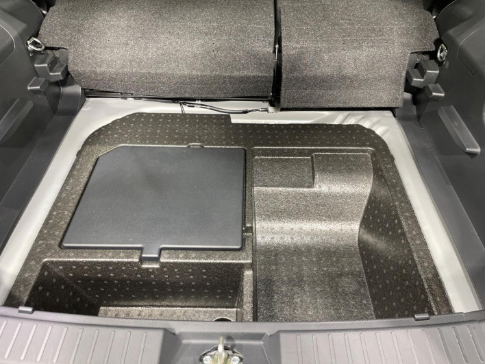 2022 Toyota Raize 5AA-A202A (UW-69f0665cb6f1b)[13]