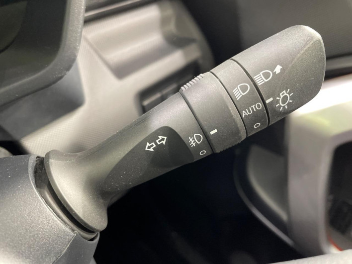 2019 Toyota Raize 5BA-A210A (UW-69f0665eac3ab)[9]