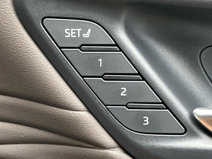 2025 Toyota Vellfire Hybrid 6AA-AAHH40W (UW-69f06662235cc)[24]