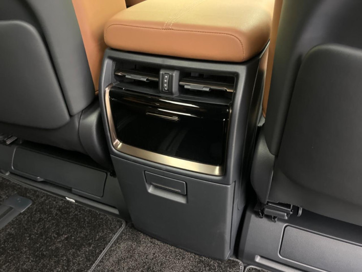 2025 Toyota Vellfire Hybrid 6AA-AAHH40W (UW-69f06662235cc)[27]