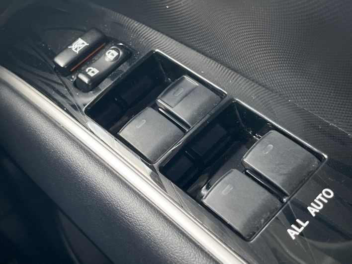 2015 Toyota Estima DBA-ACR50W (UW-69f06664a7c8e)[8]