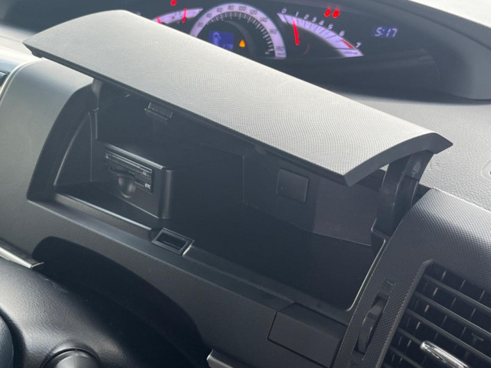 2015 Toyota Estima DBA-ACR50W (UW-69f06664a7c8e)[24]