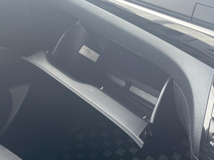 2015 Toyota Estima DBA-ACR50W (UW-69f06664a7c8e)[14]