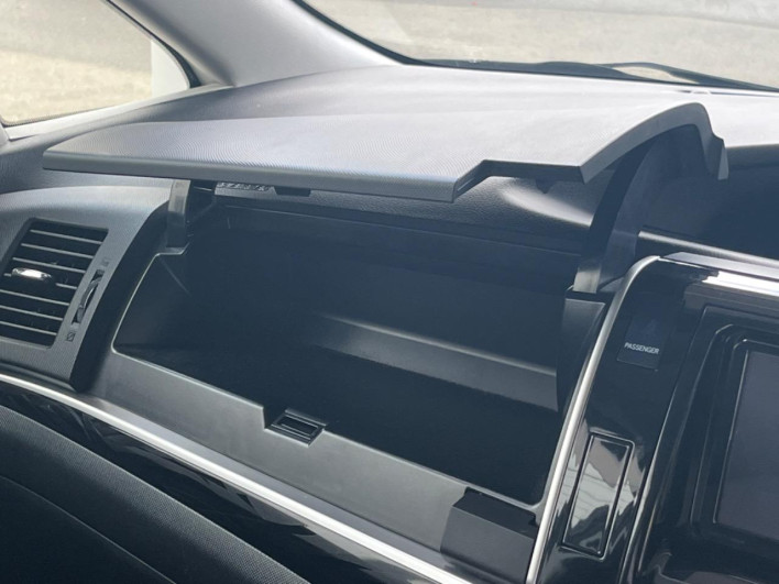 2015 Toyota Estima DBA-ACR50W (UW-69f06664a7c8e)[13]