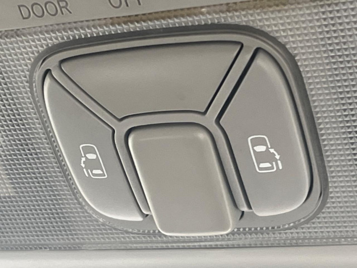 2015 Toyota Estima DBA-ACR50W (UW-69f06664a7c8e)[17]