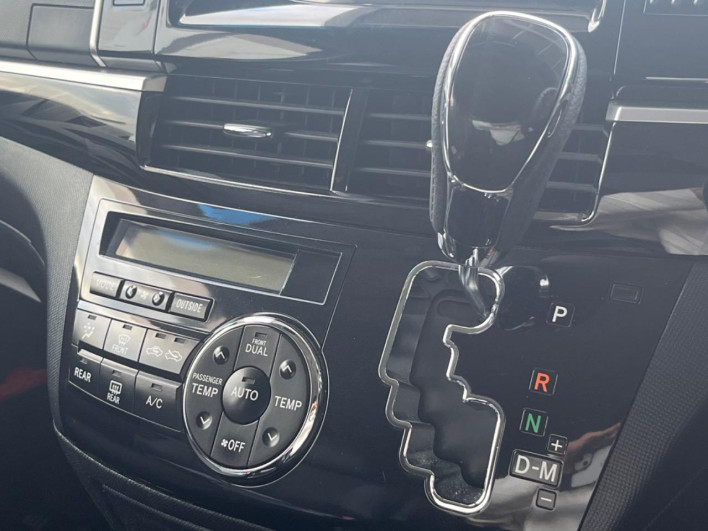 2015 Toyota Estima DBA-ACR50W (UW-69f06664a7c8e)[3]