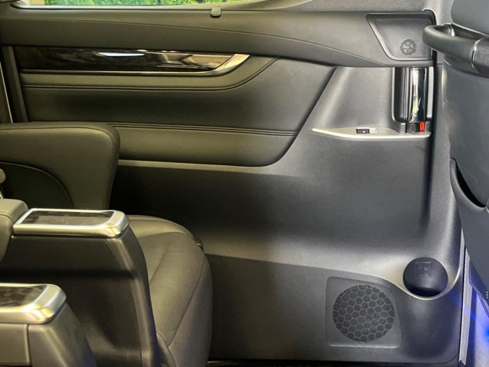 2020 Toyota Alphard 3BA-AGH30W (UW-69f066684ca9b)[20]