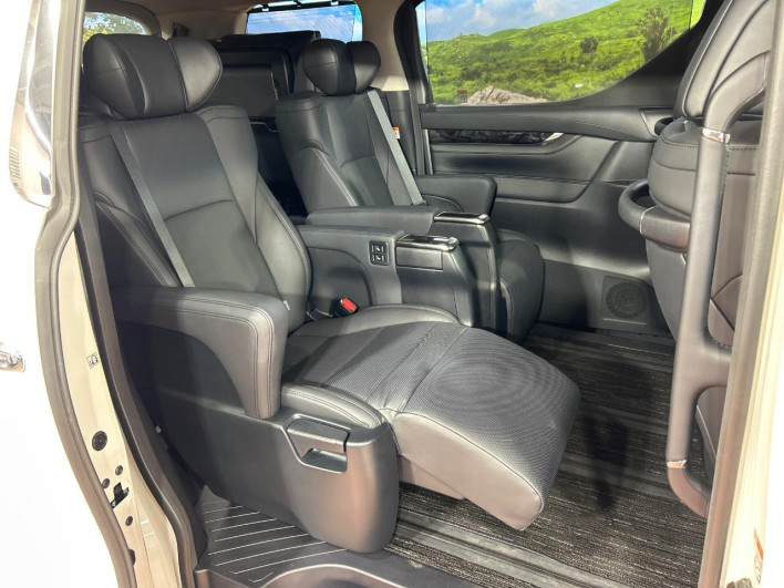 2022 Toyota Alphard 3BA-AGH30W (UW-69f0666a98eb7)[28]