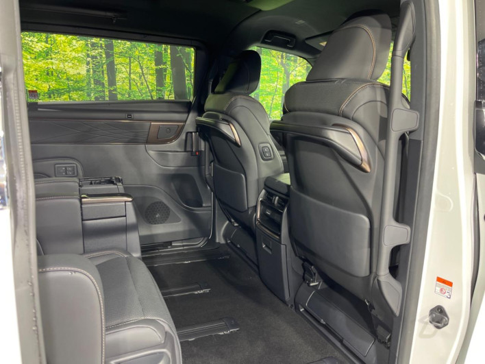 2024 Toyota Alphard 3BA-AGH40W (UW-69f0666dcdb19)[11]