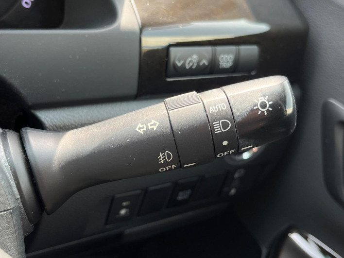 2013 Toyota Vellfire DBA-ANH20W (UW-69f06670b1850)[22]