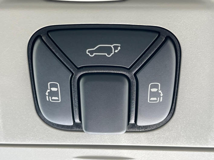 2013 Toyota Vellfire DBA-ANH20W (UW-69f06670b1850)[28]