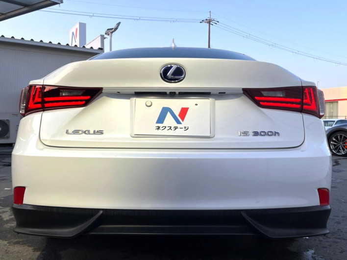 2014 Lexus IS DAA-AVE30 (UW-69f06672e62ce)[21]