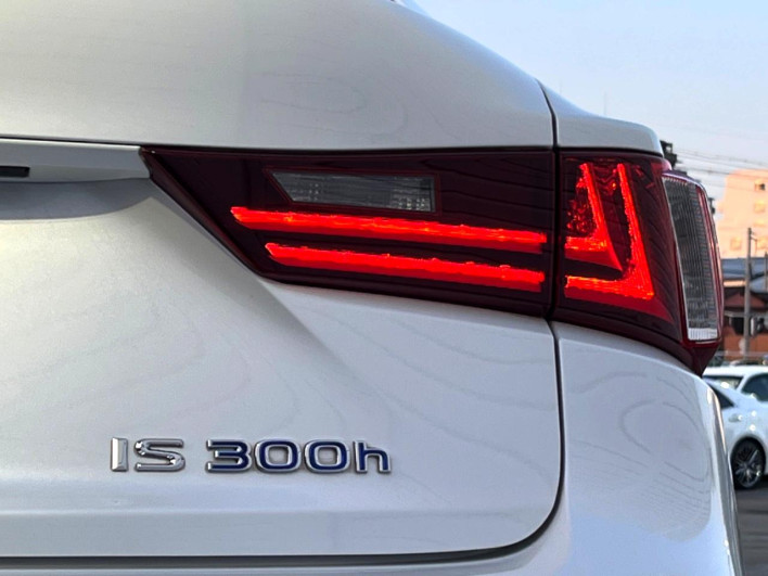 2014 Lexus IS DAA-AVE30 (UW-69f06672e62ce)[23]
