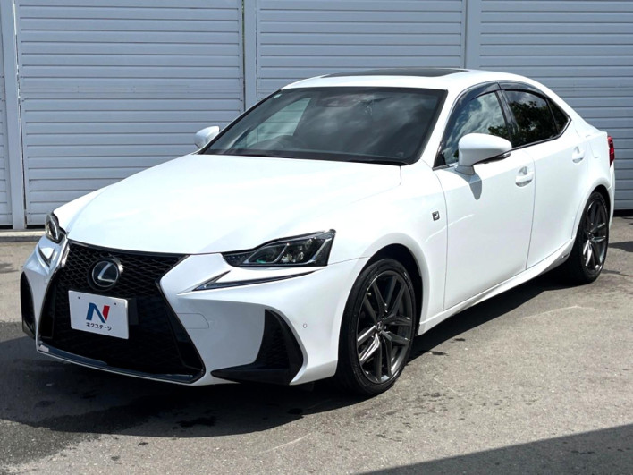 2017 Lexus IS DAA-AVE30 (UW-69f06673152fe)[16]