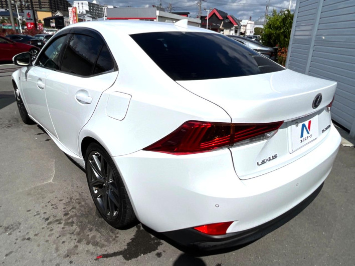 2017 Lexus IS DAA-AVE30 (UW-69f06673152fe)[19]