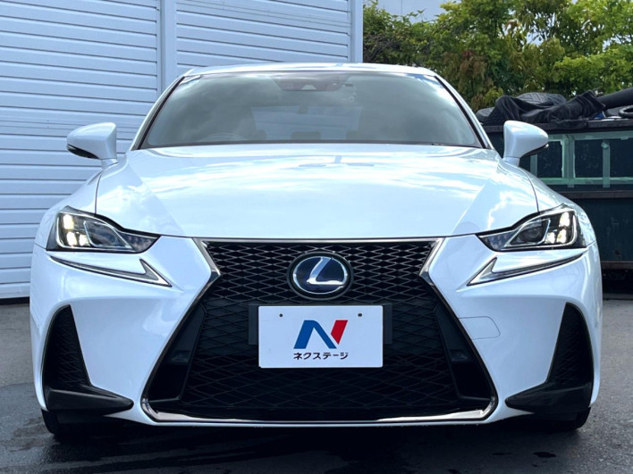 2017 Lexus IS DAA-AVE30 (UW-69f06673152fe)[12]