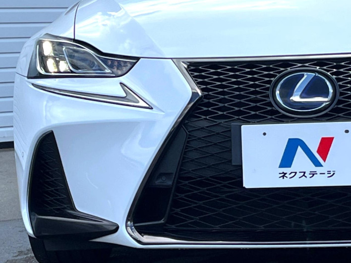 2017 Lexus IS DAA-AVE30 (UW-69f06673152fe)[13]