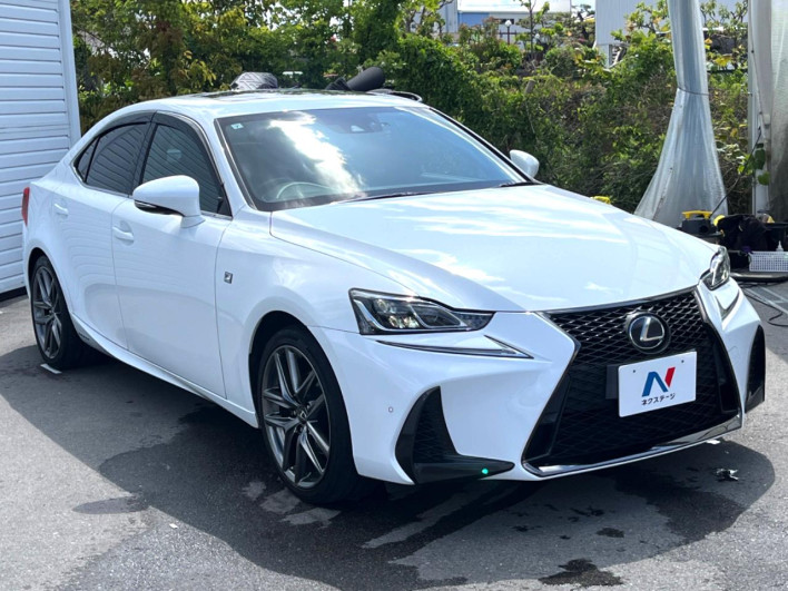 2017 Lexus IS DAA-AVE30 (UW-69f06673152fe)[15]