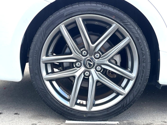 2017 Lexus IS DAA-AVE30 (UW-69f06673152fe)[7]