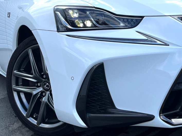 2017 Lexus IS DAA-AVE30 (UW-69f06673152fe)[10]