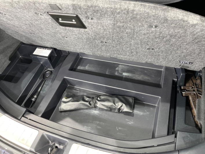 2014 Toyota Harrier Hybrid DAA-AVU65W (UW-69f066739e307)[14]